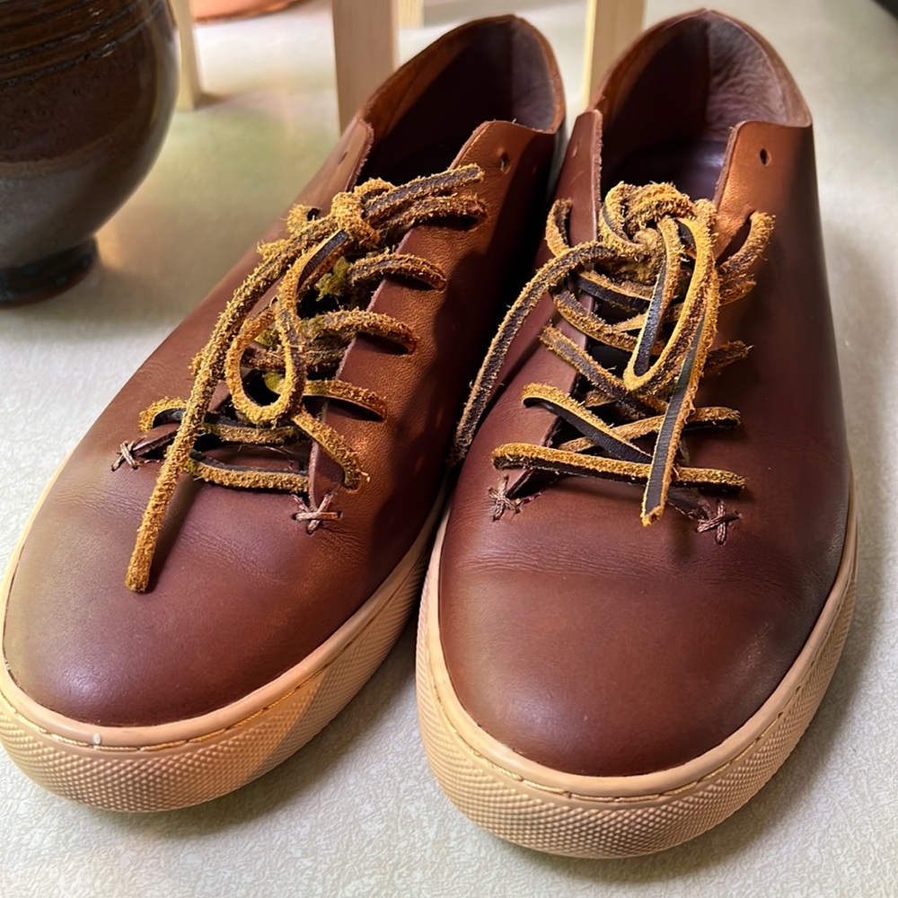 Clae leather sneakers like new